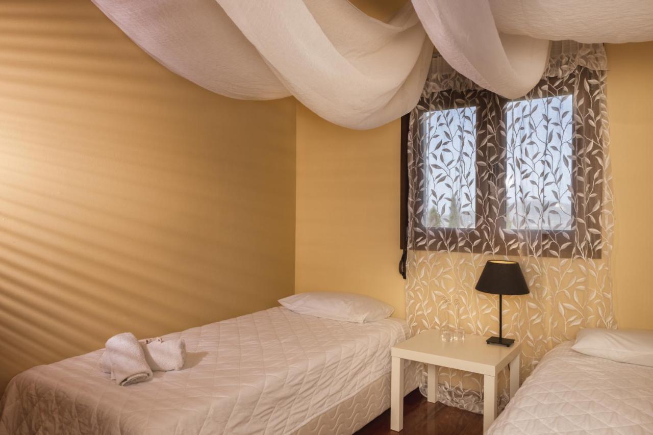 Ark Luxury & Private Mouzákion